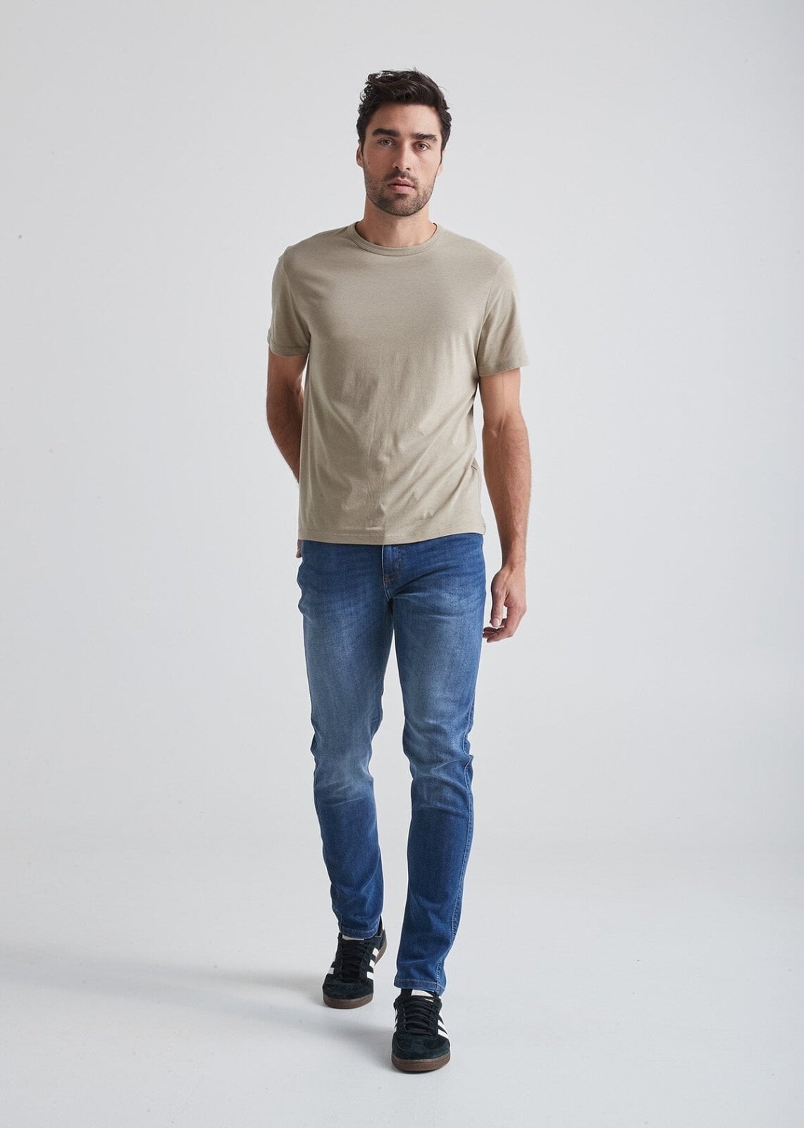 mens medium wash slim fit stretch jeans full body